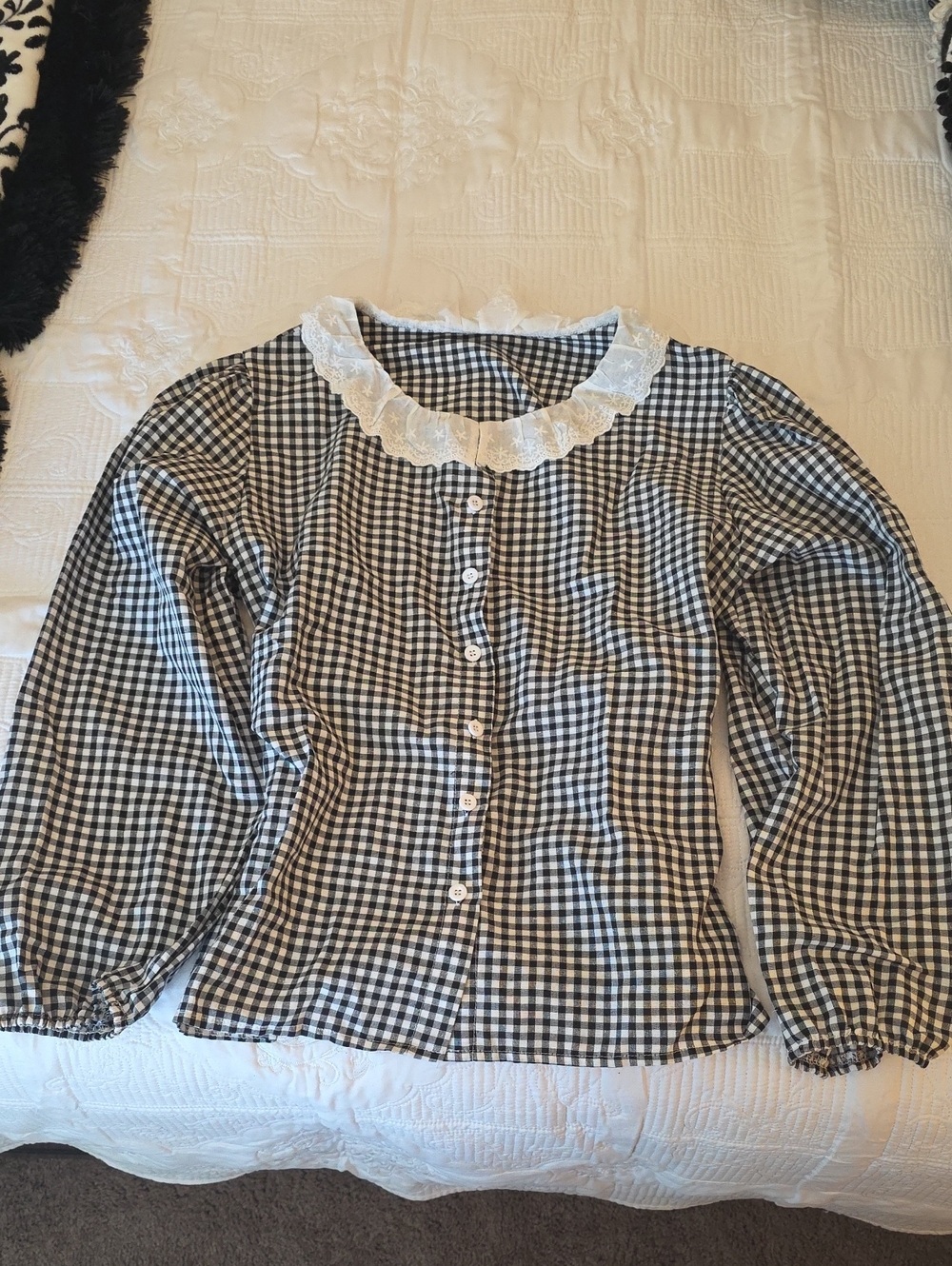 Black and White Gingham WOMANS LARGE Button-Up Top with Lace Collar